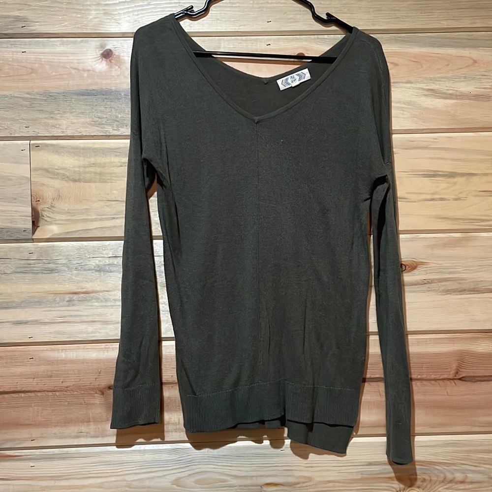 Green neck sweater